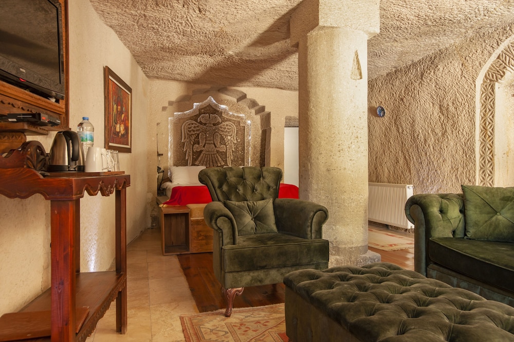Ottoman Cave Suites 58/77