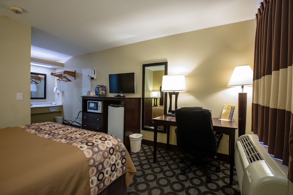 Relax Inn &amp; Suites 38/82