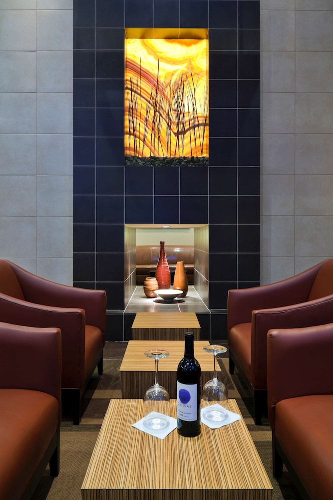Hyatt Place Chesapeake/Greenbrier 37/63