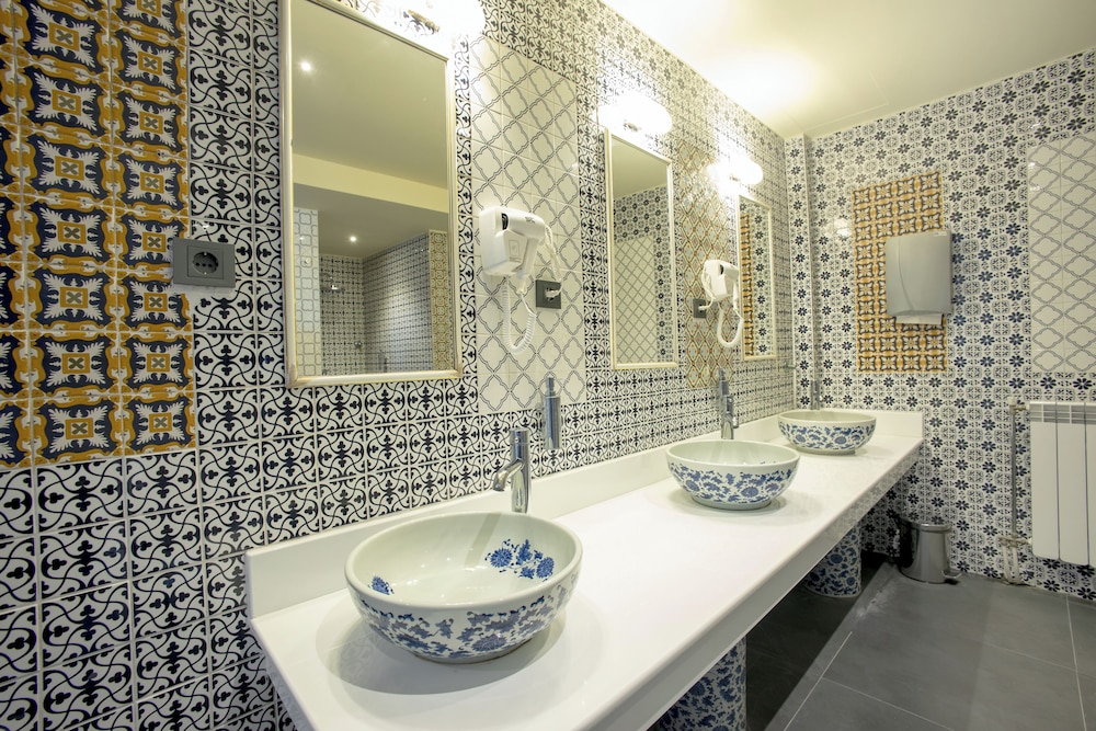 BUSHI RESORT AND SPA HOTEL 50/50