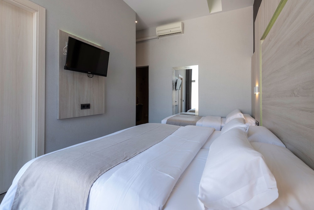 Hostal Plaza Goya Bcn 18/32