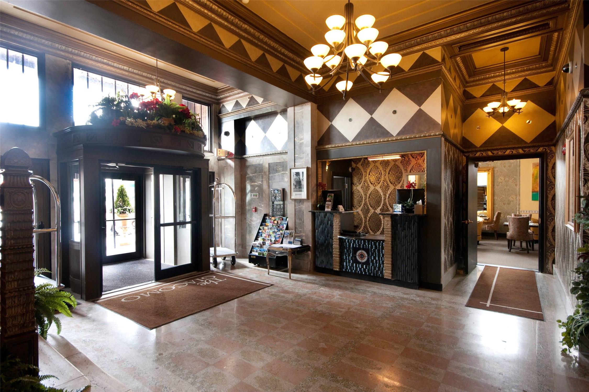 The Giacomo Niagara Falls NY, an Ascend Collection Hotel 1/3