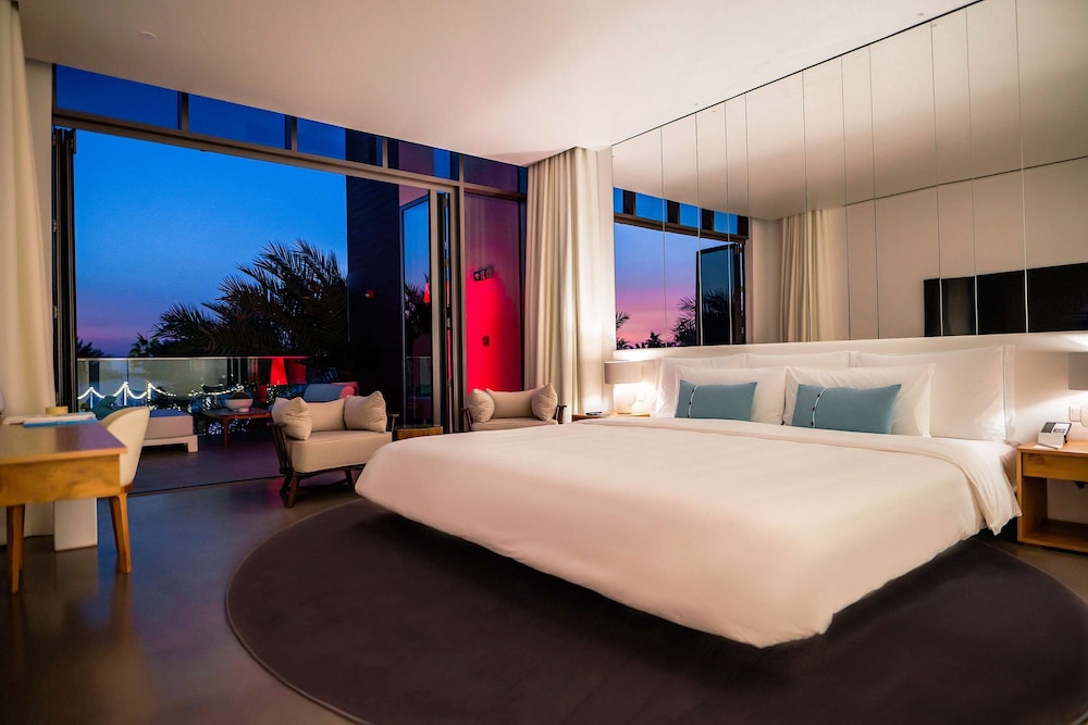 Nikki Beach Resort and Spa Dubai 24/81