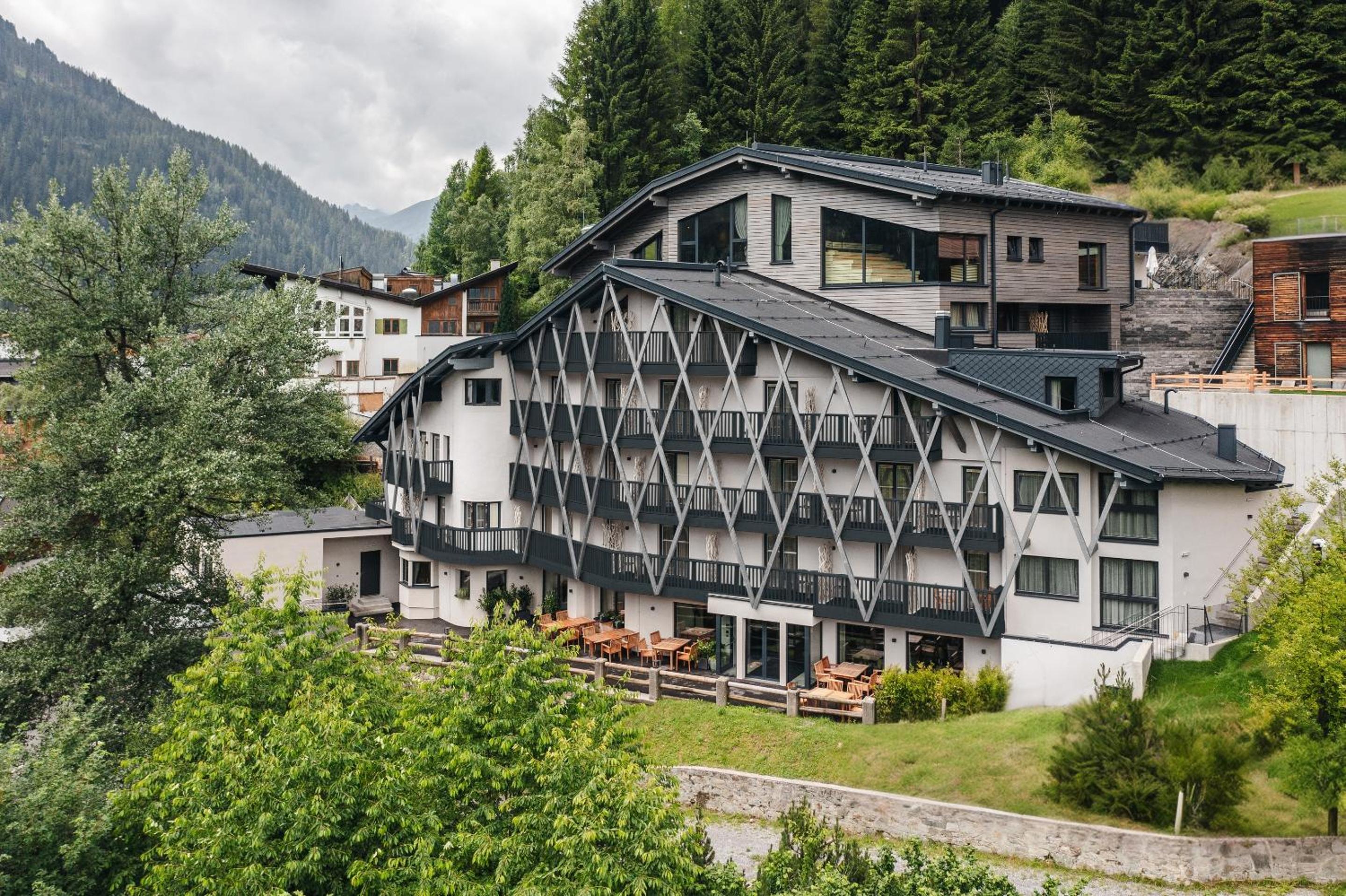 Hotel Arpuria 5/36