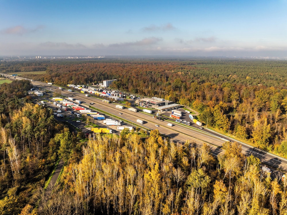 SERWAYS HOTEL WEISKIRCHEN 49/58