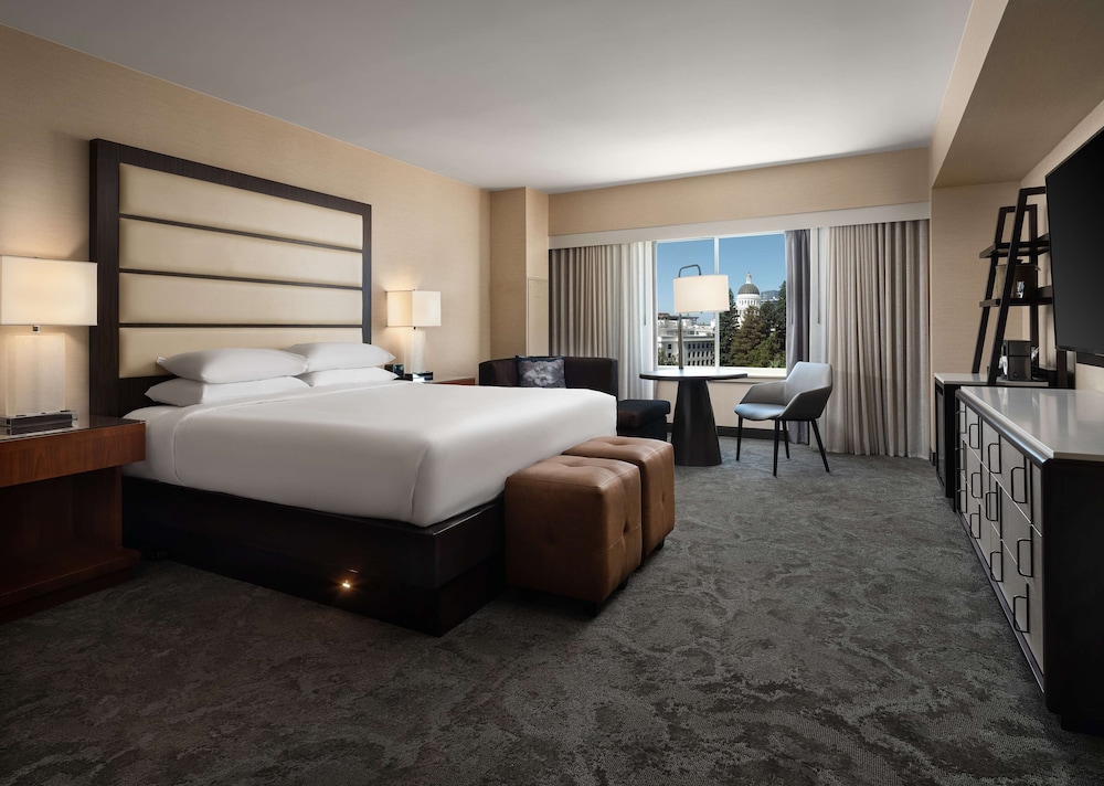 Hyatt Regency Sacramento 15/63