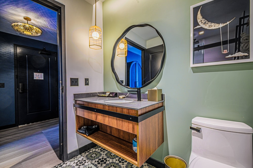 Indigo Silverthorne 65/79
