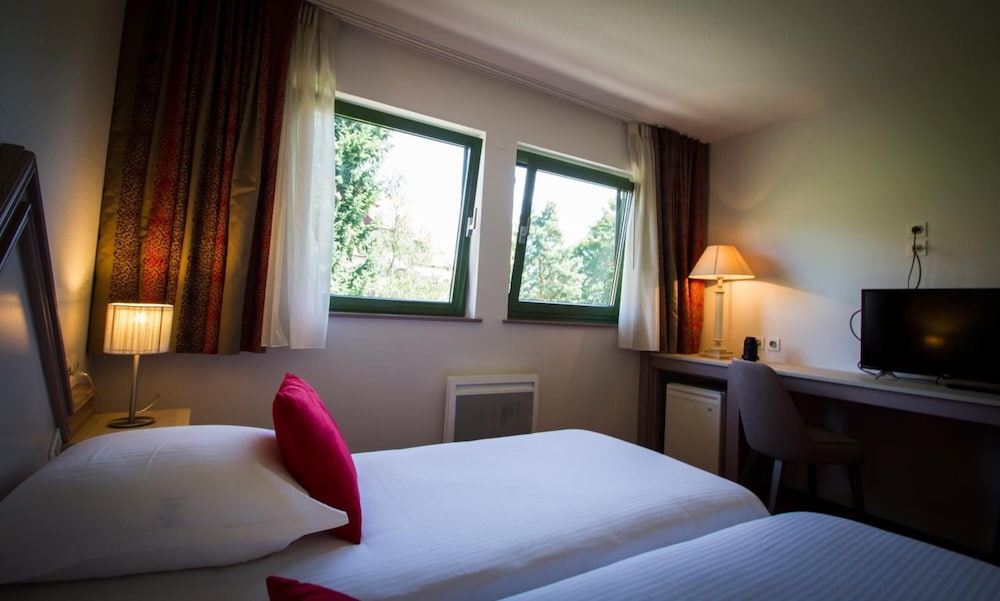 Hotel Le Ménestrel 16/48