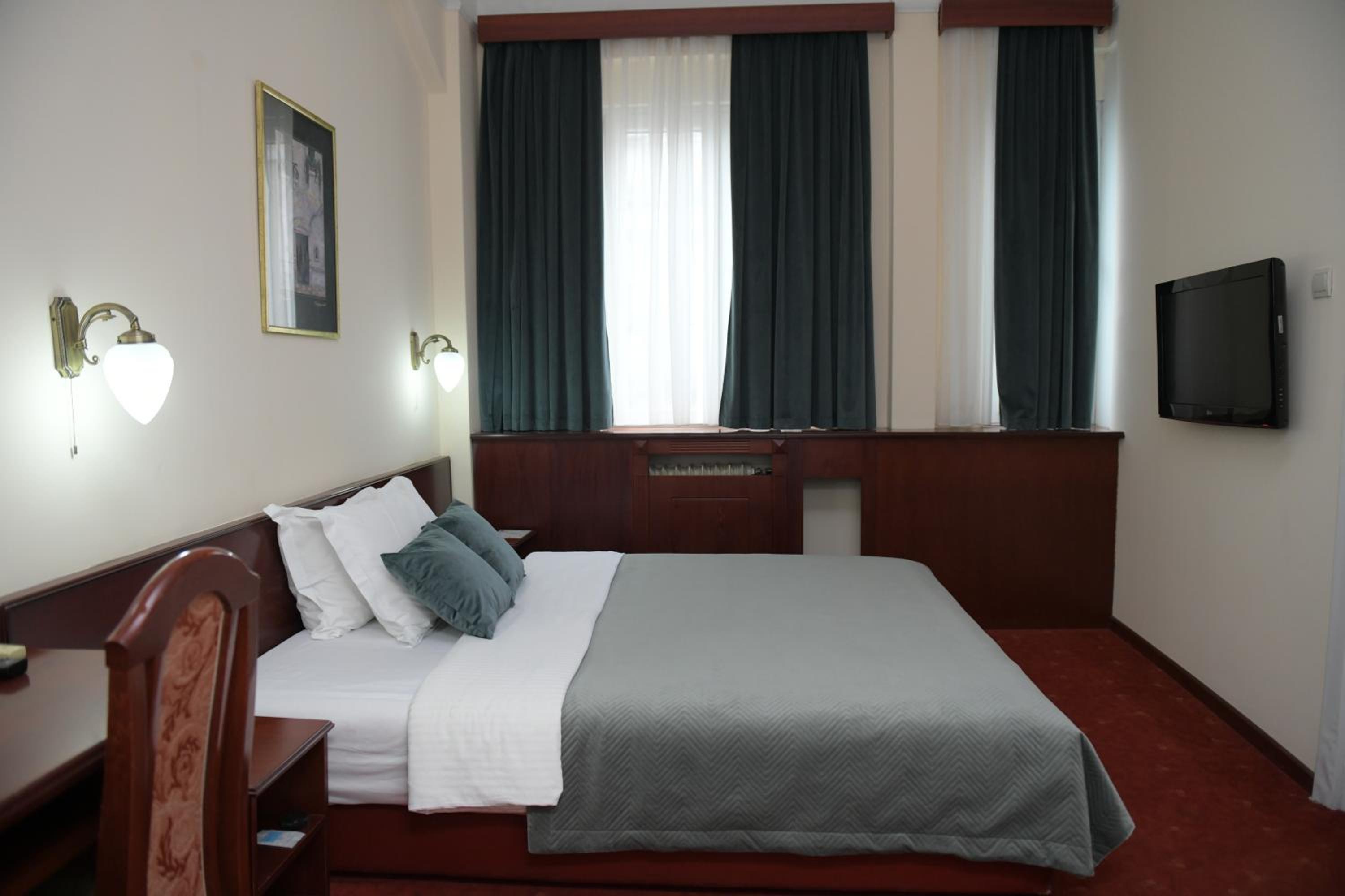 Room, Twin Beds