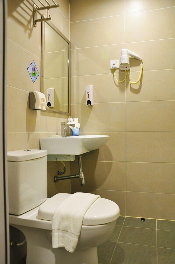 Valya Hotel 53/55