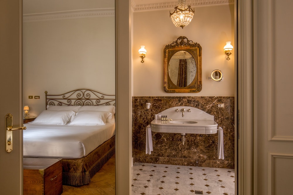 Hotel Locarno 27/73