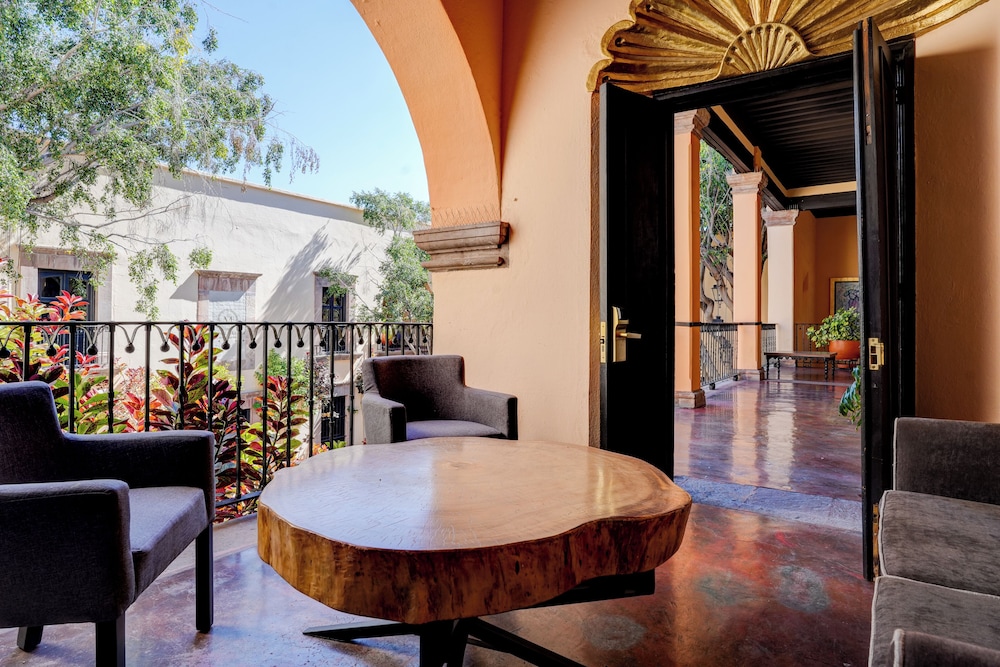 Meson de Santa Rosa Luxury Hotel 43/70