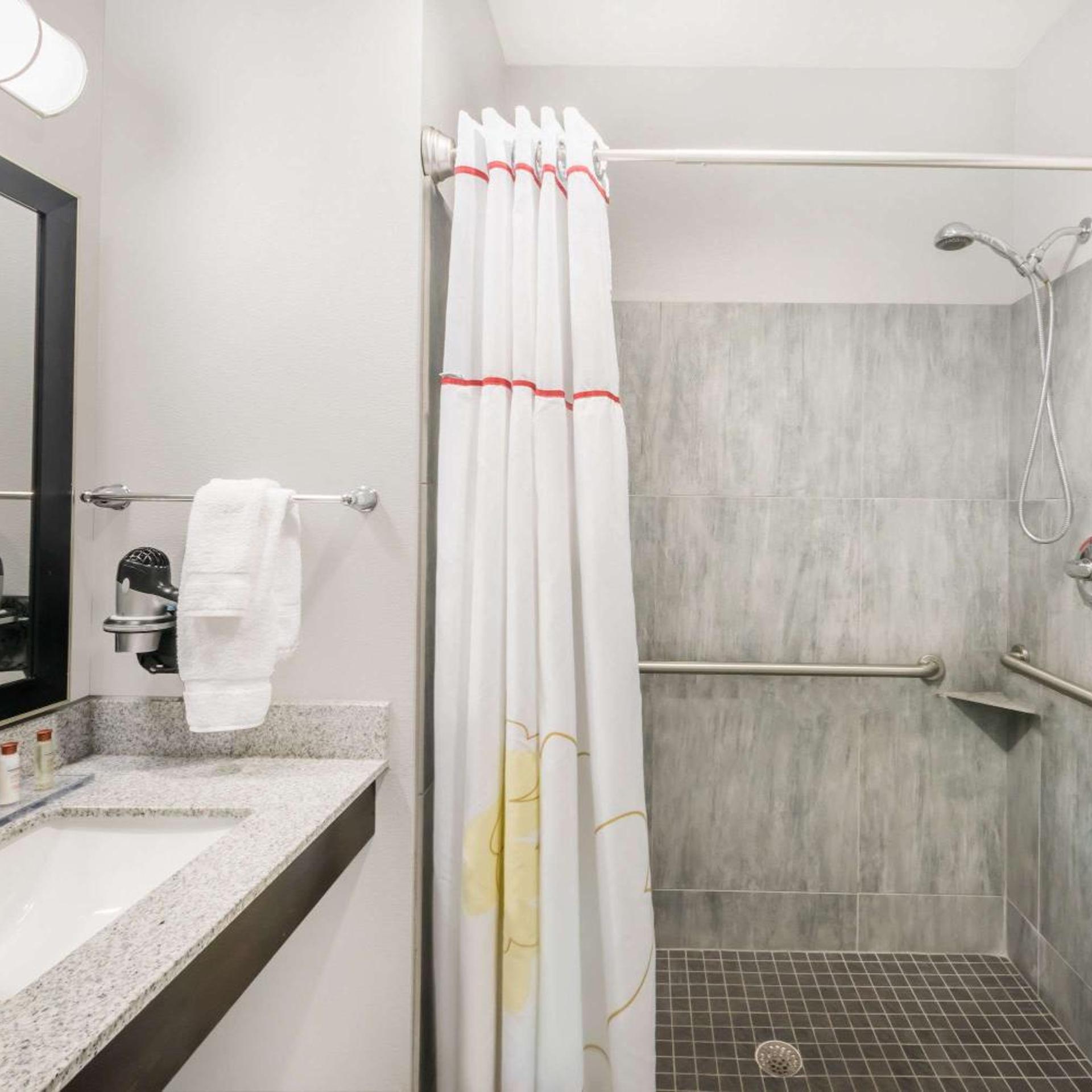 2 Bedrooms, Deluxe, Suite 5/7