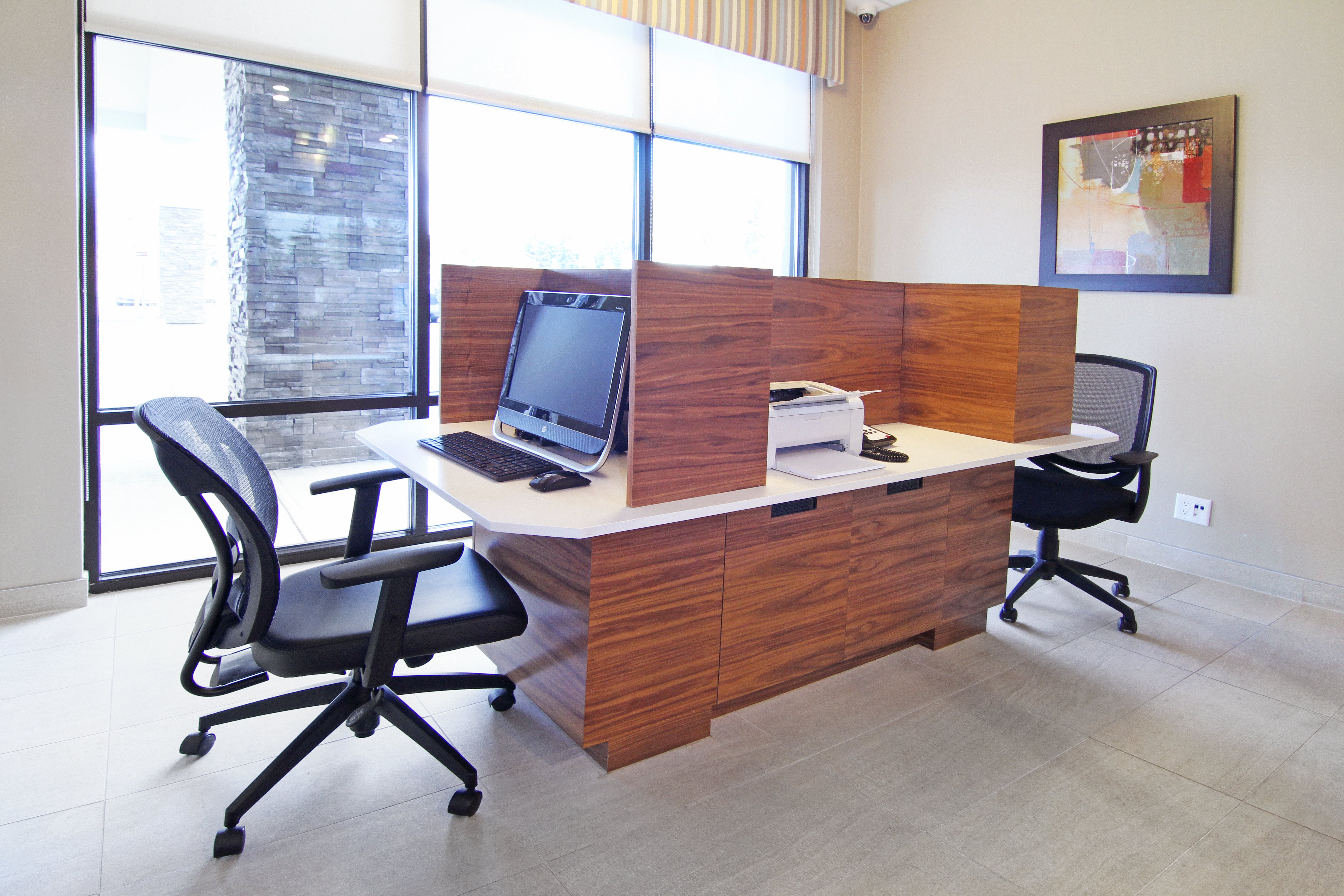 Holiday Inn Express And Suites Calgary Nw University Area 55/73