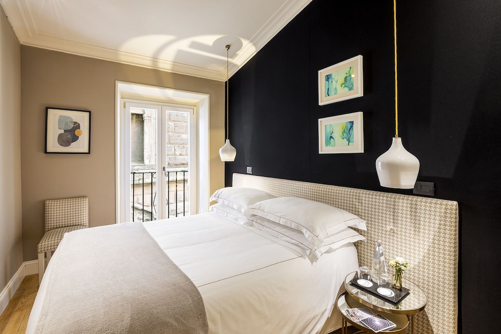 Room, Double Bed, Small