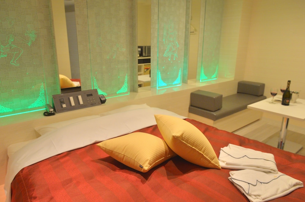 Terrace M Yokota Base - Adult Only 16/40