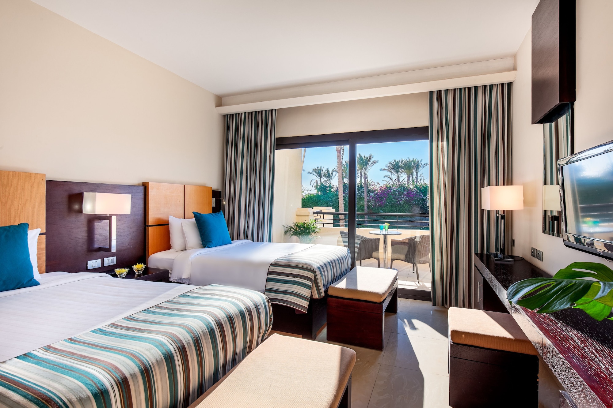 DELUXE, SEA VIEW