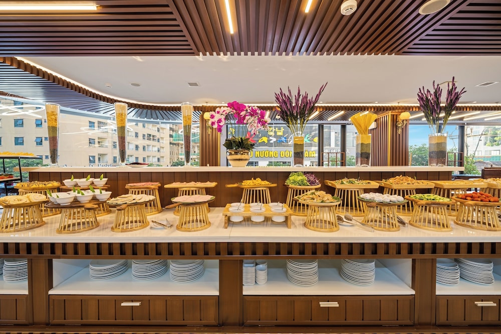 Monalisa Luxury Hotel 34/42