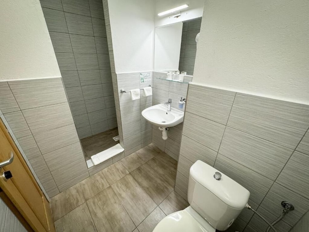 Hotel Modena 48/50