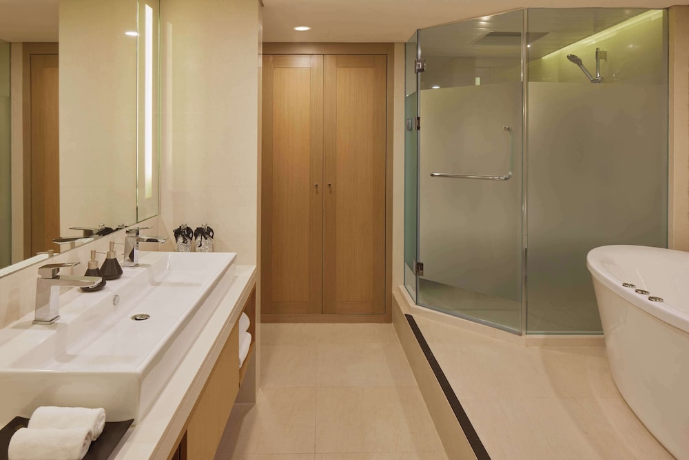 Banyan Tree Bangkok 70/71