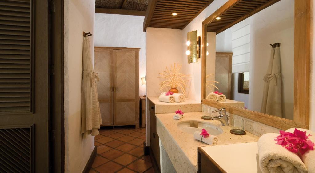 Beach Villa، Coco Palm Dhuni Kolhu 2/2