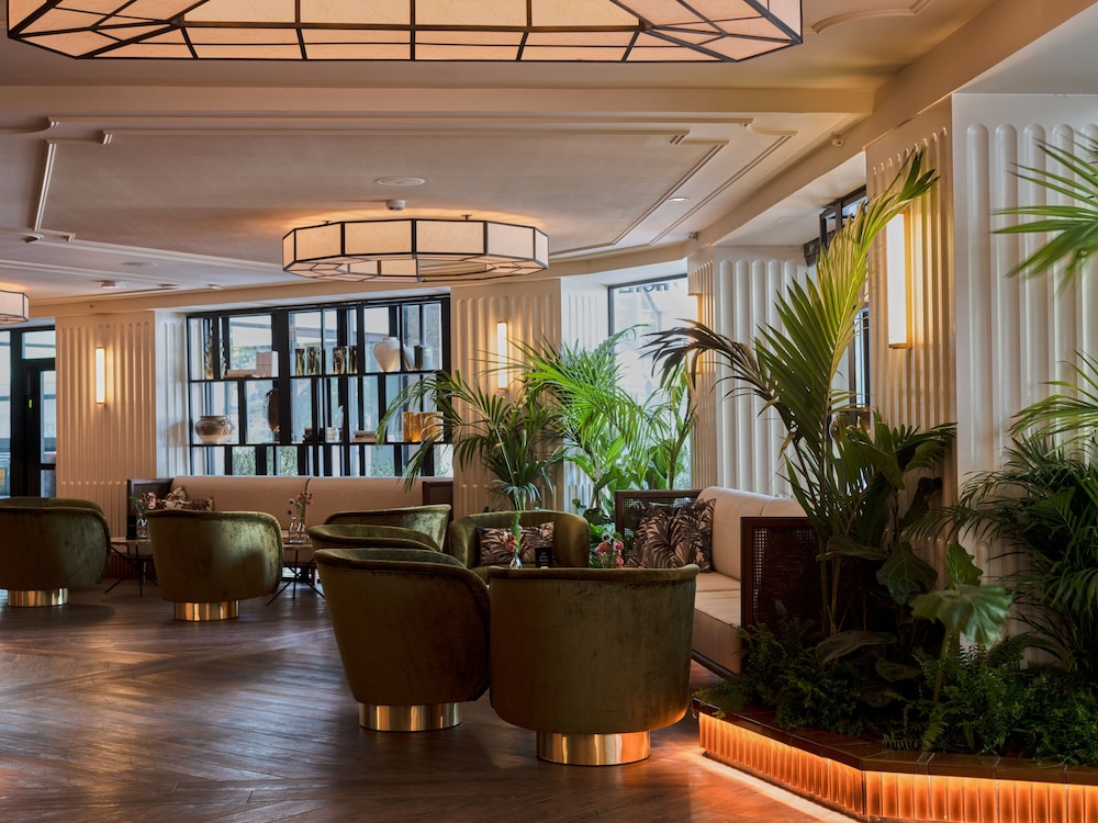 Only YOU Hotel Valencia (ex Ayre Astoria Place) 48/72
