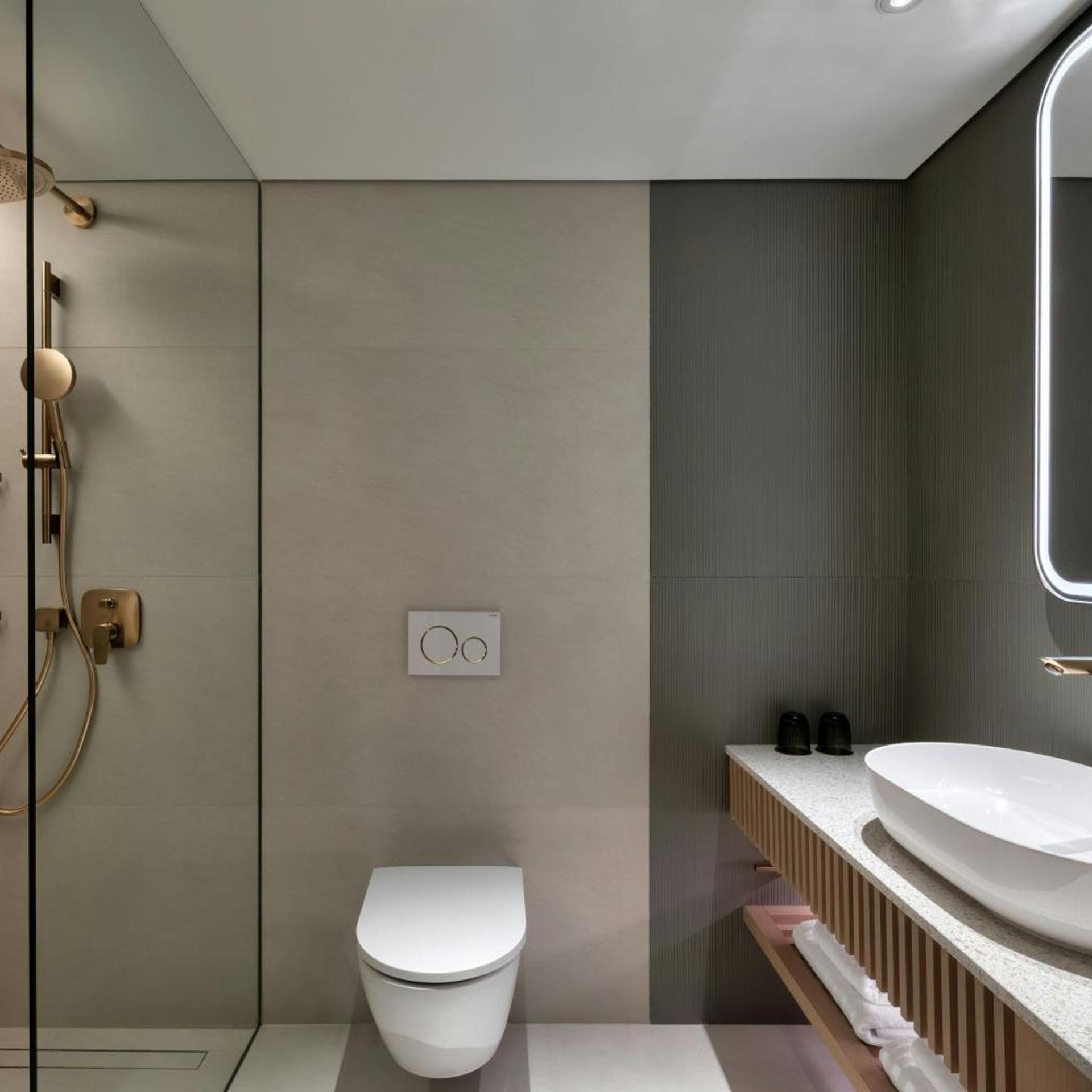 Guest Room, Premium, King Bed, Pool Side, Balcony, Large