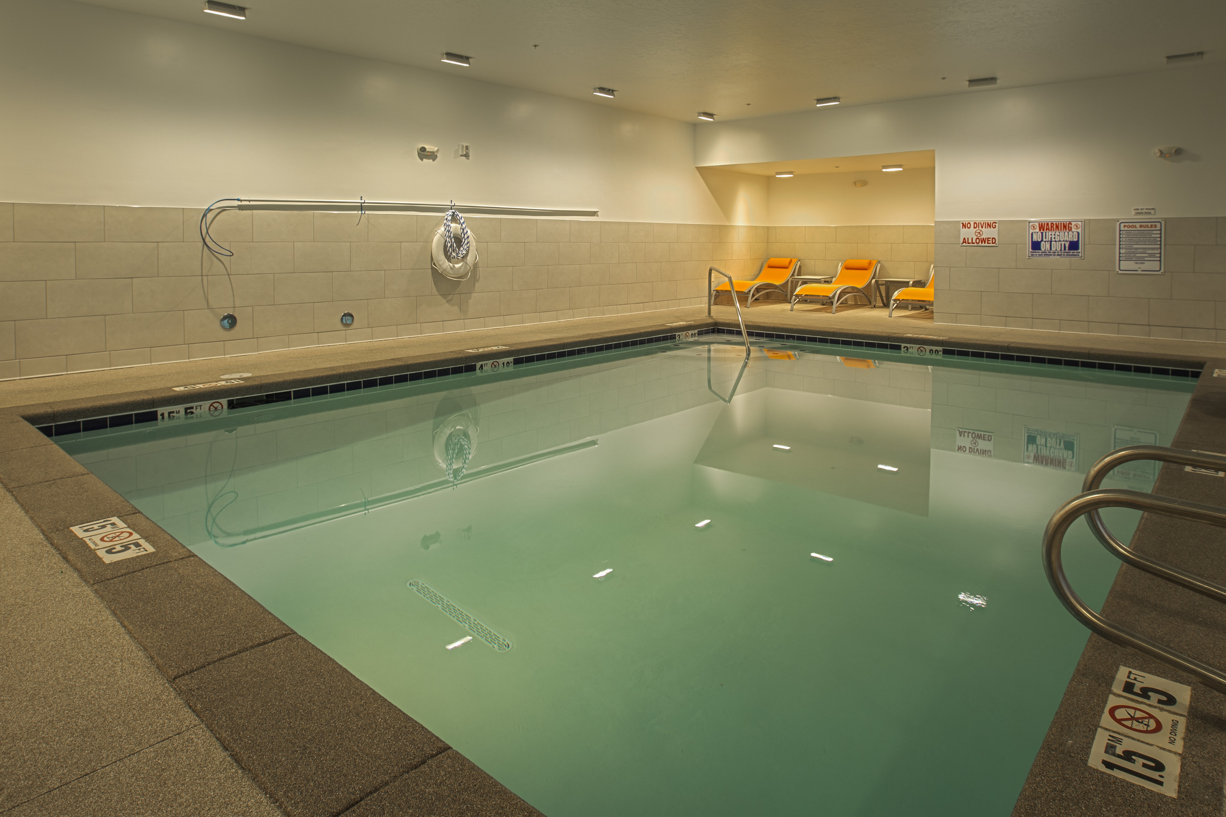 Holiday Inn Express Suites Boise Airport 33/80