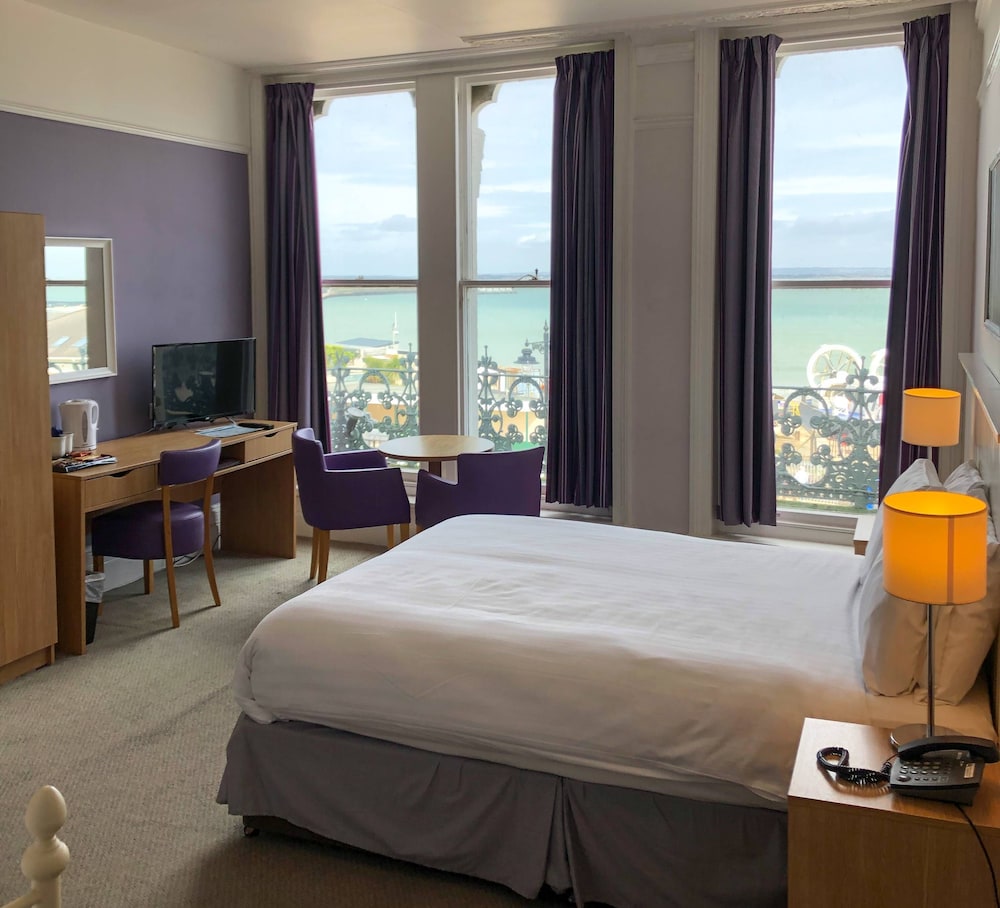 Royal Esplanade Hotel 9/50