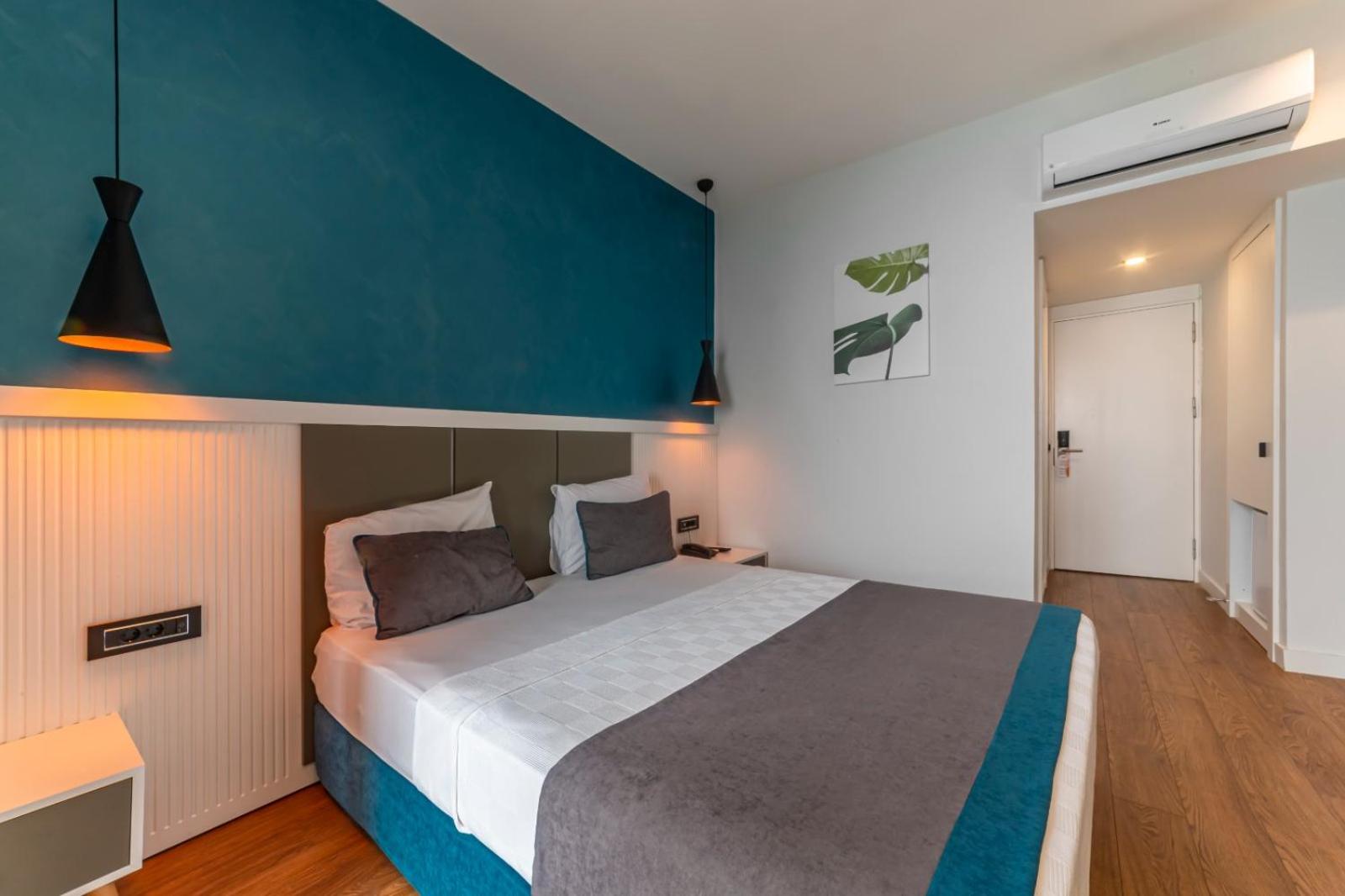 Room, Double Bed, Balcony