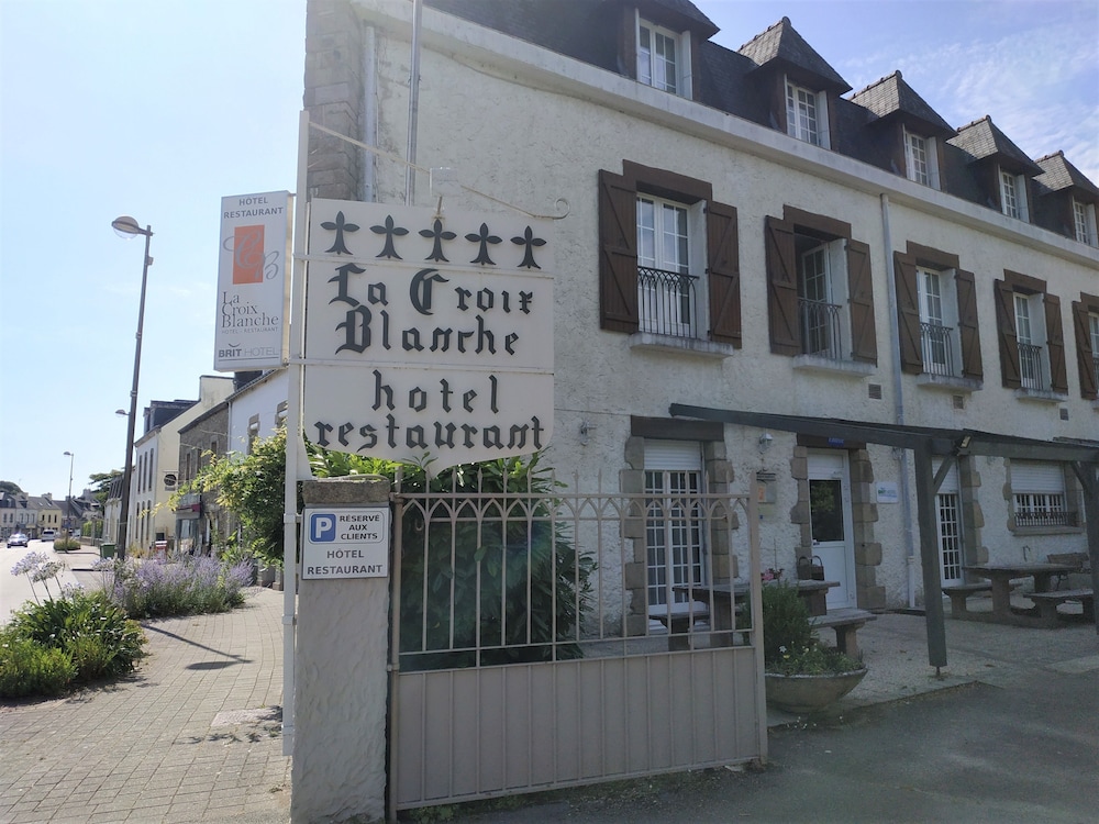 BRIT HOTEL LA CROIX BLANCHE 2/60
