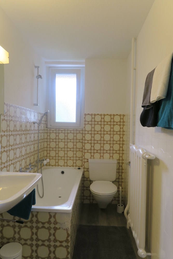Newly Furnished Apartments In Zurich 47/50