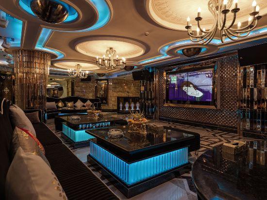 Donghu Grand Hotel 47/49