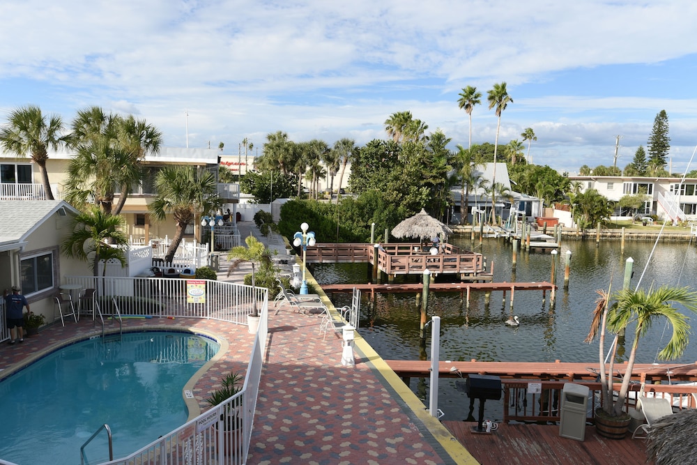Bay Palms Waterfront Resort - Hotel and Marina 3/70
