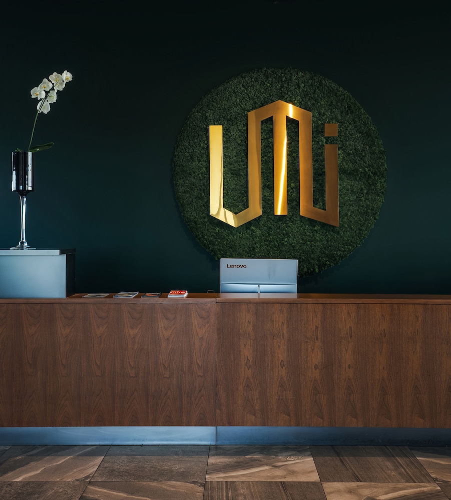 Umi Hotel 7/71