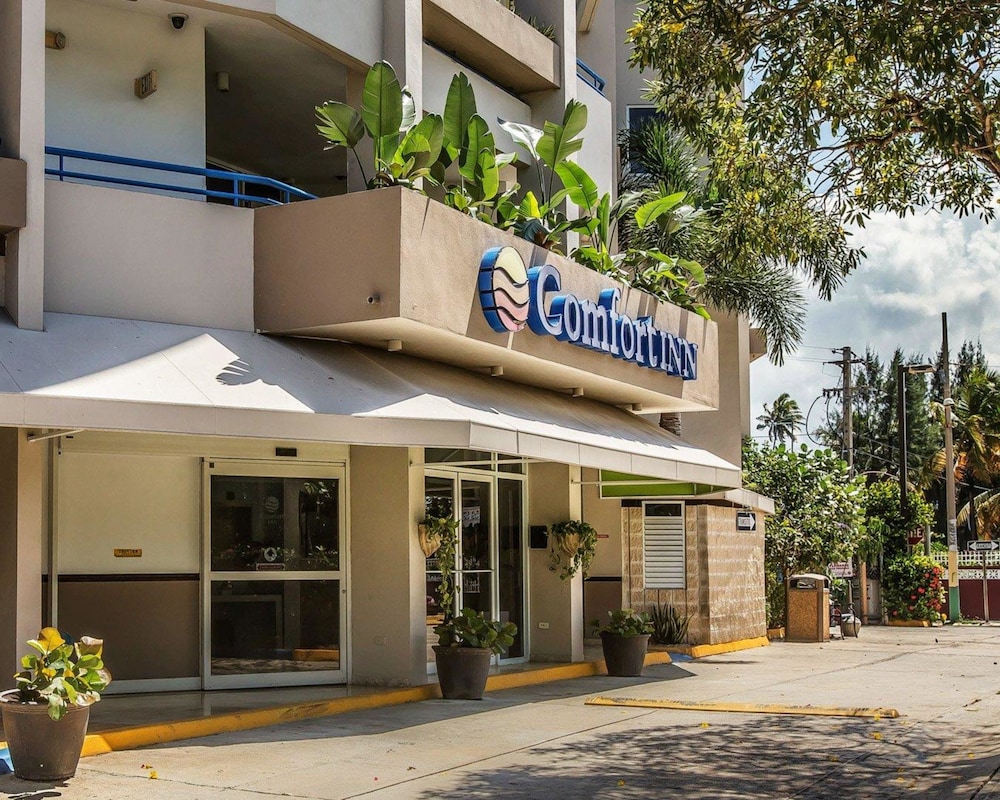 Comfort Inn & Suites Levittown PR 1/50