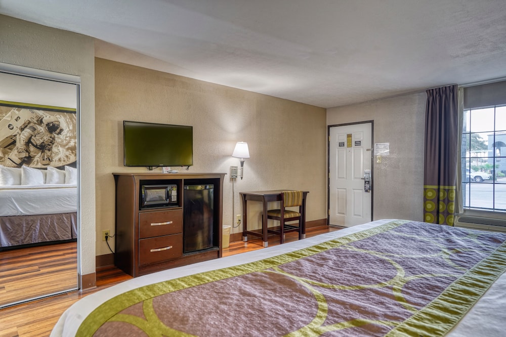 Mini, Suite, King Bed, Stair Access Only