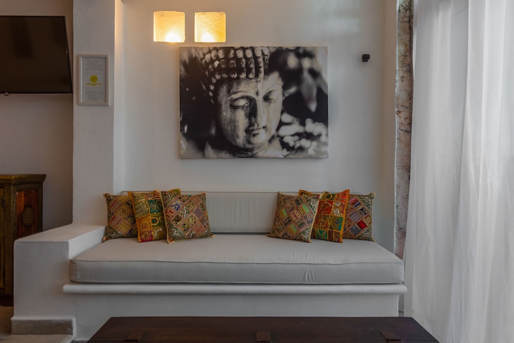 Lotus Beach Hotel 27/49