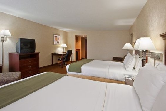 Holiday Inn Express Tiffin 10/24
