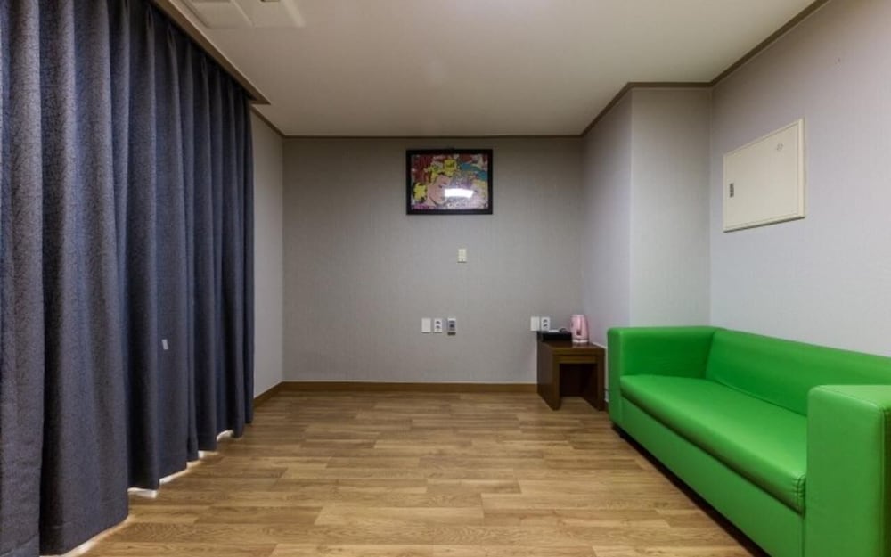 Mud Beach Hotel 46/57