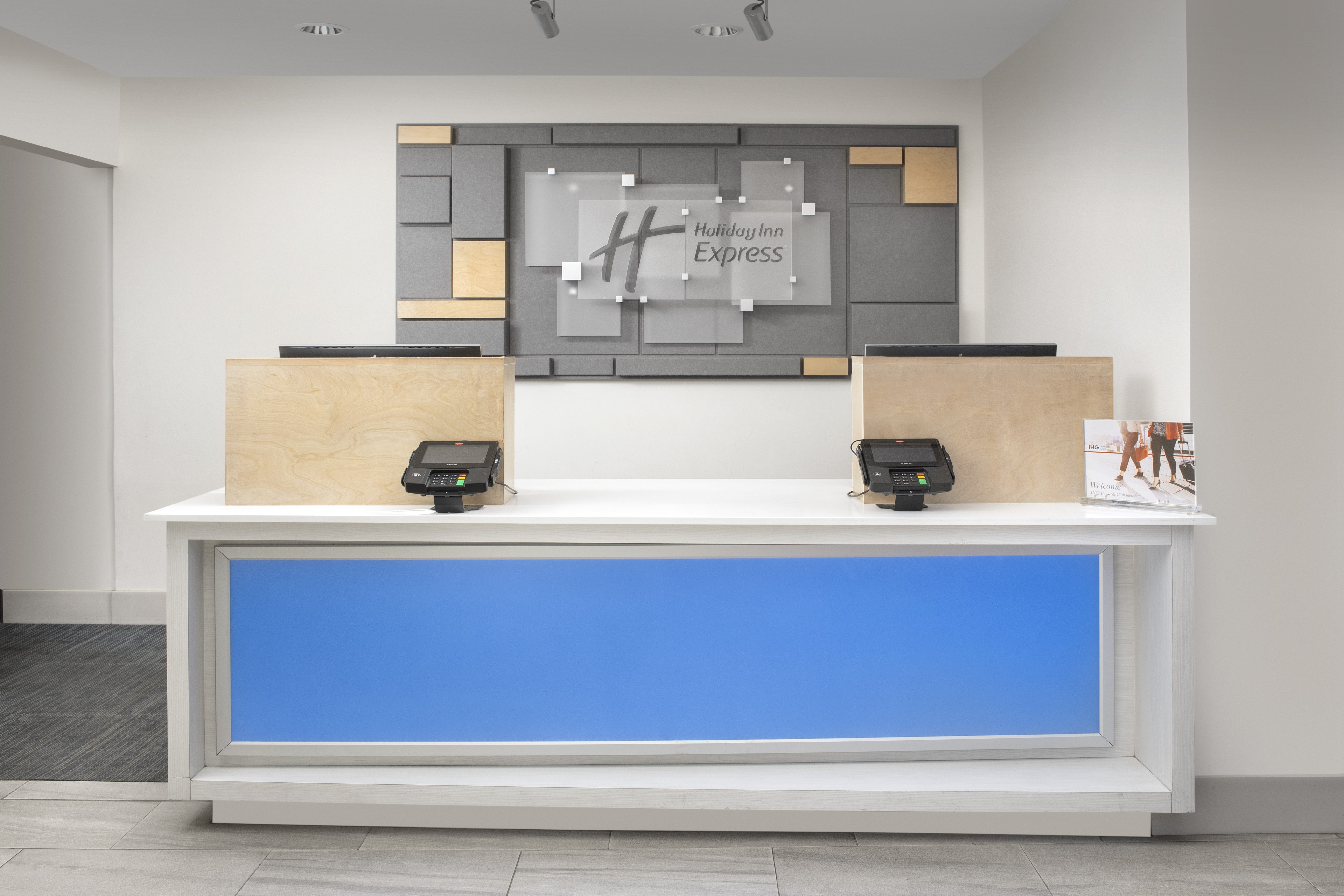 Holiday Inn Express San Antonio N-Riverwalk Area 8/49