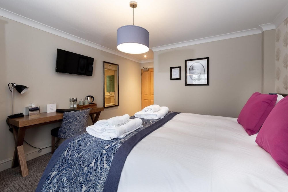 The Eaton Oak Inn 6/15