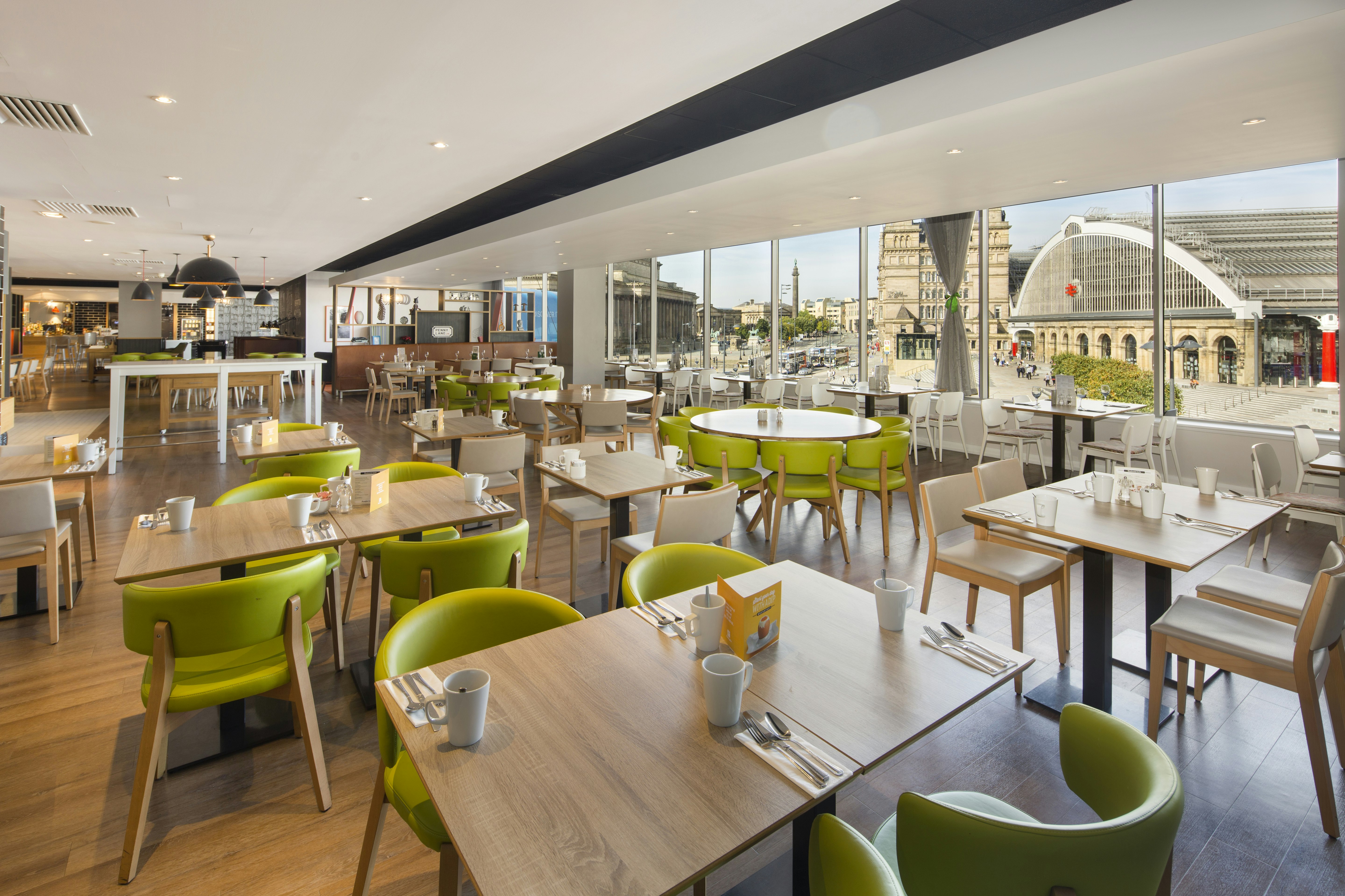 HOLIDAY INN LIVERPOOL 32/50