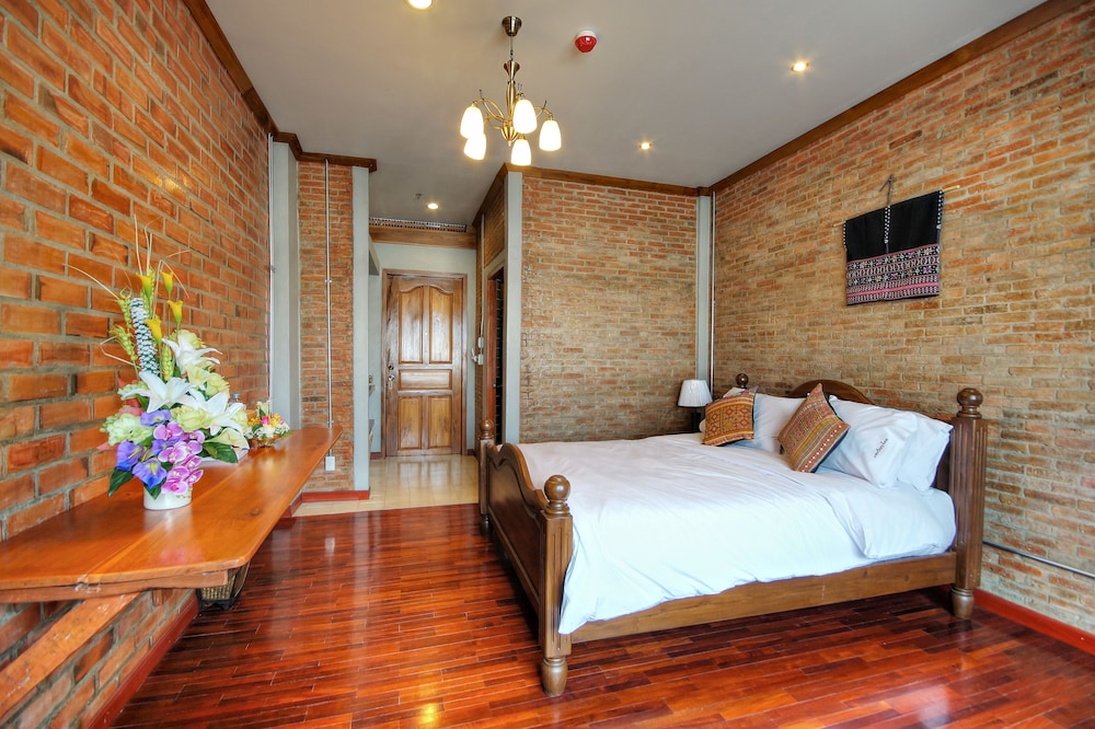 Saengpanya Home Boutique Hotel 28/65