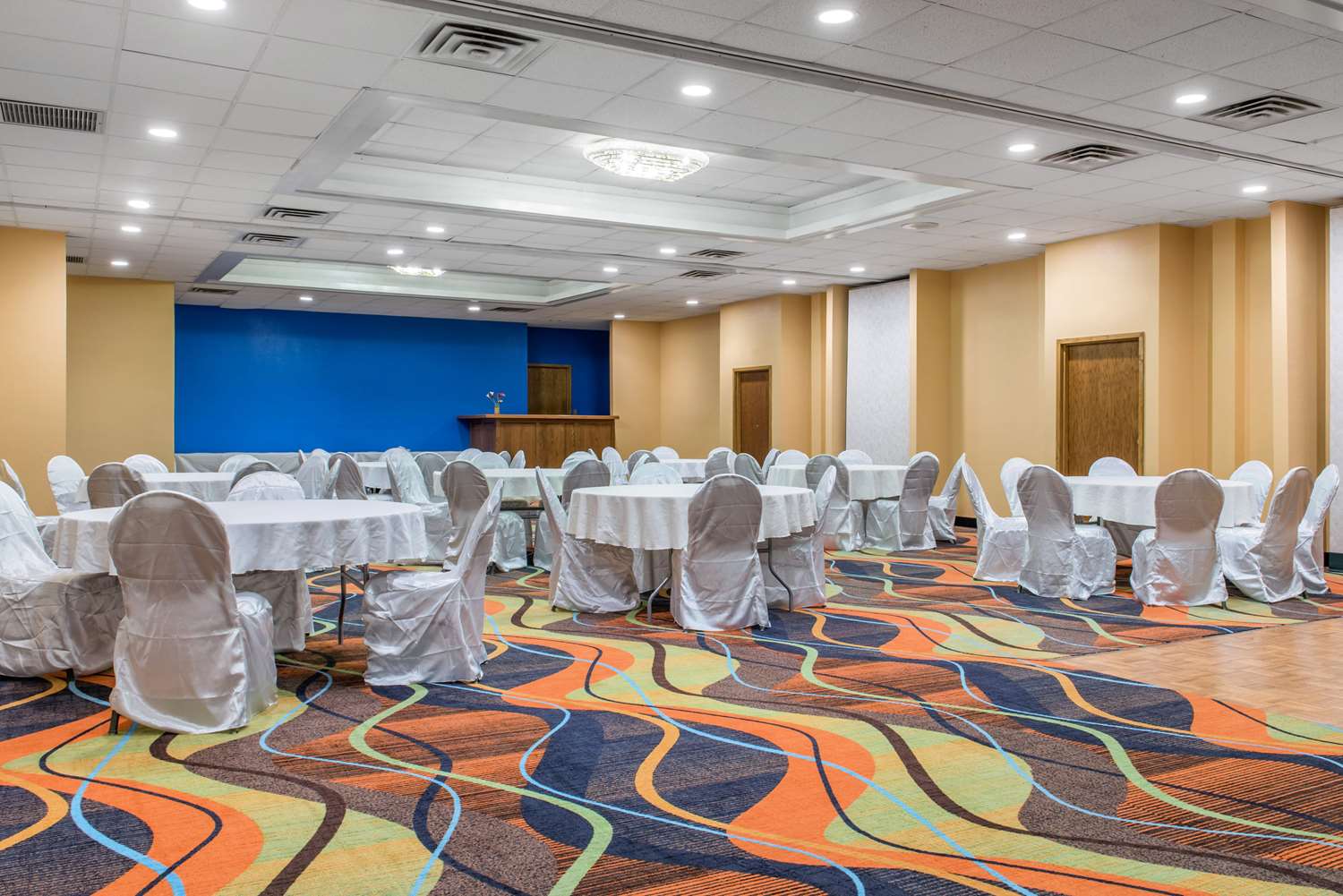 Quality Inn & Suites Bedford West IN 36/40
