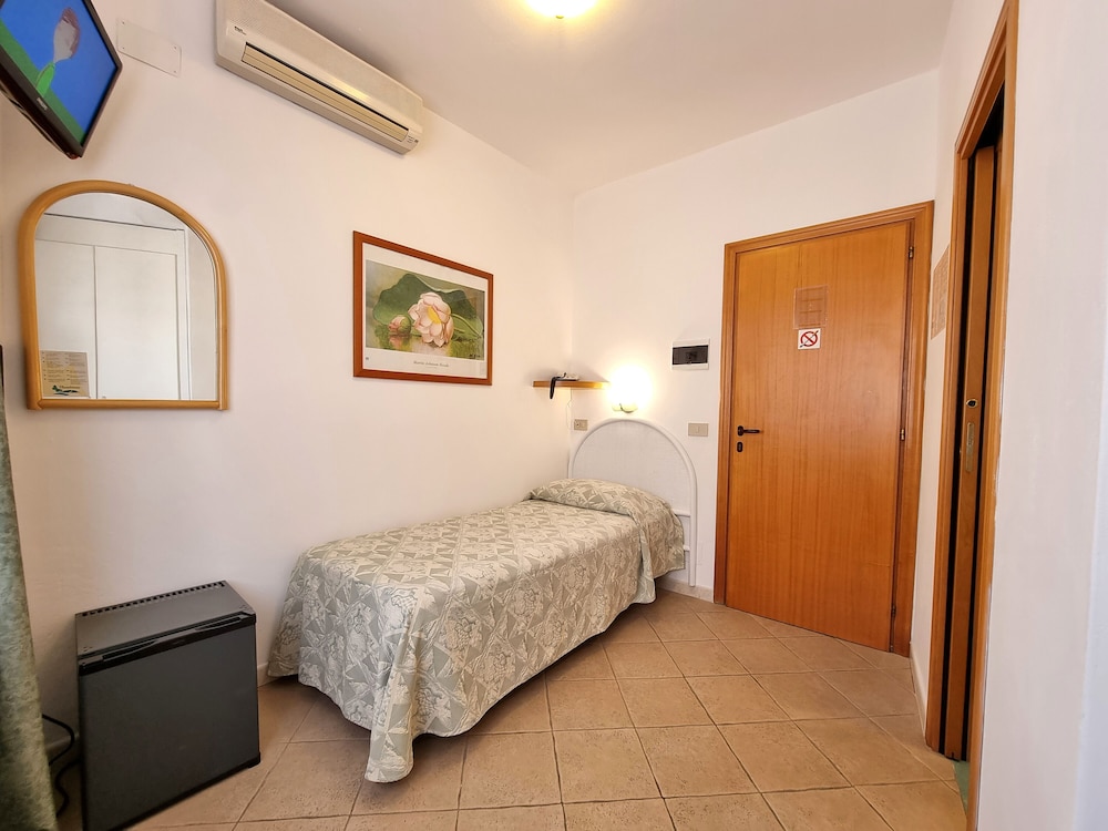 Hotel Montemerlo 9/50