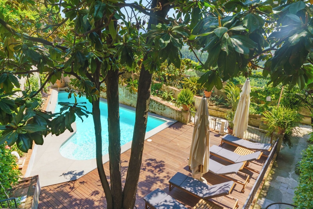 Hotel Villa Sermolli 46/50