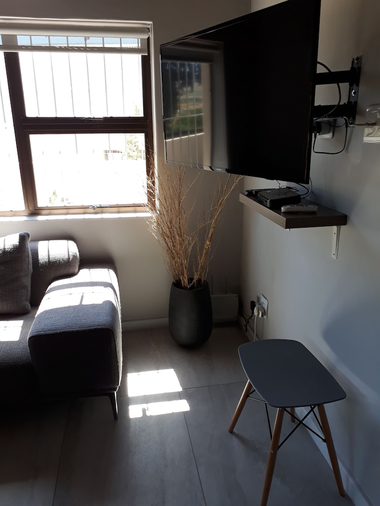 Lauradale Accommodation 23/50