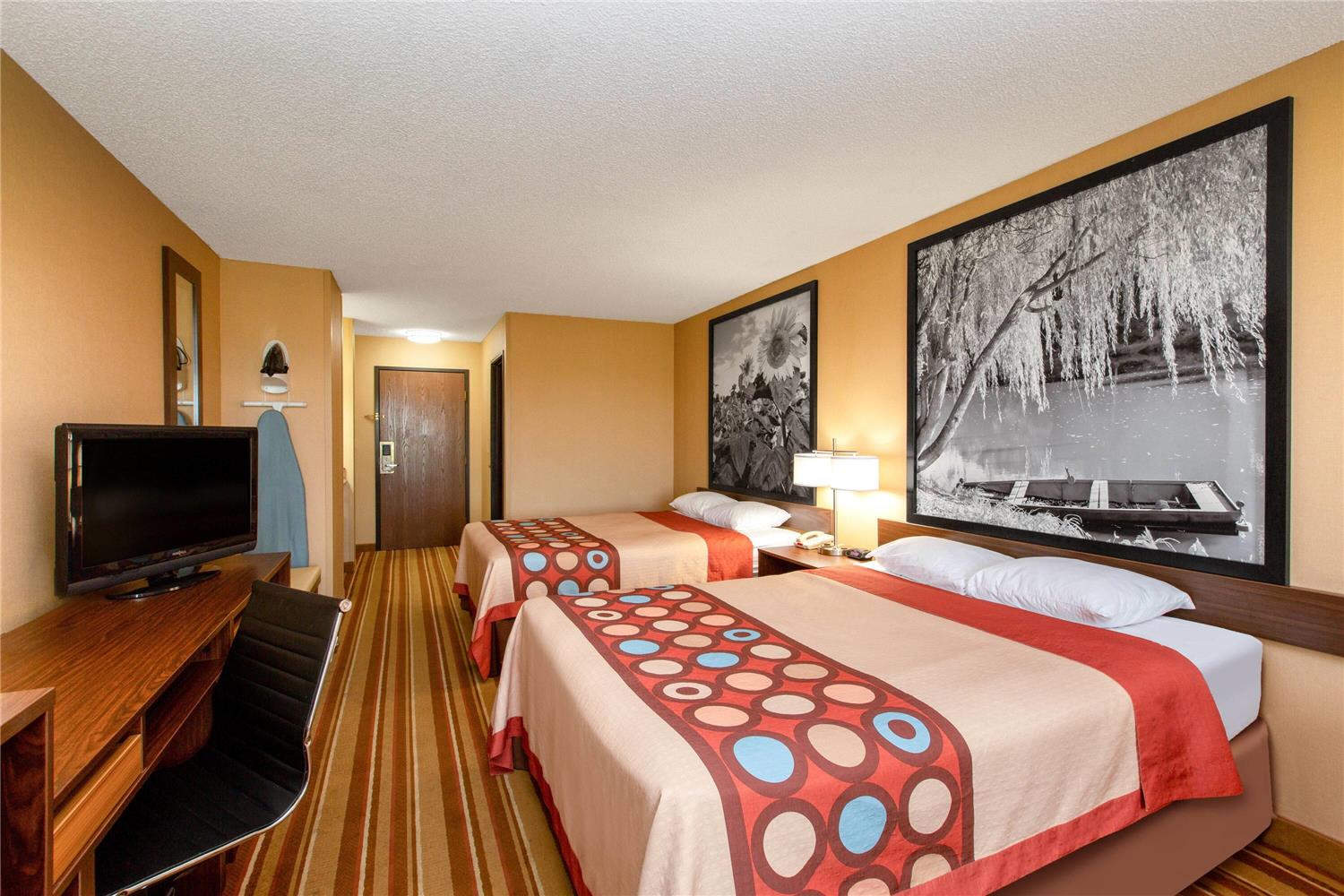 Super 8 By Wyndham Salina I-70 9/29
