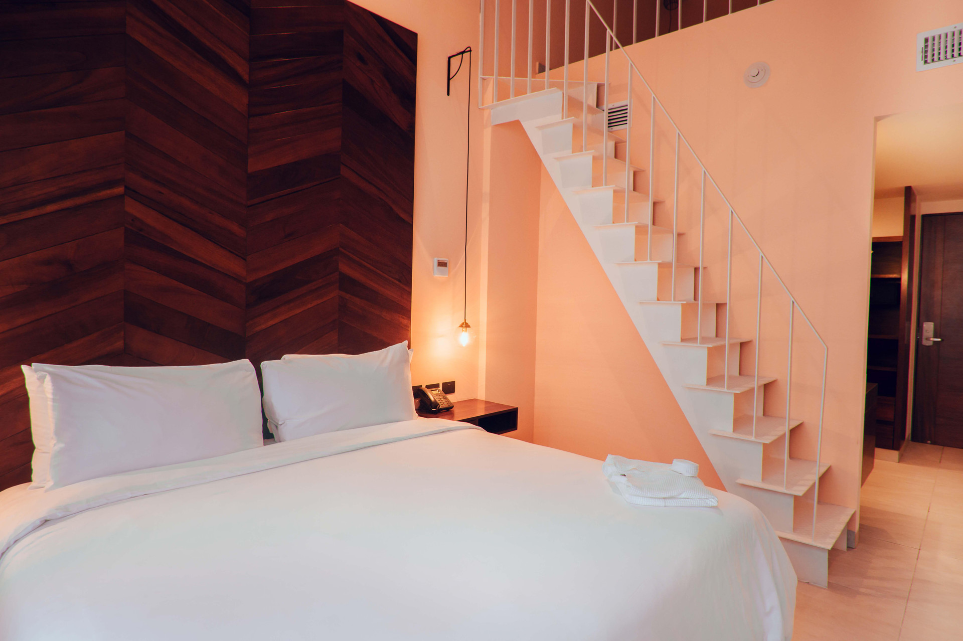 Loft, Luxury, Double Bed, Street View